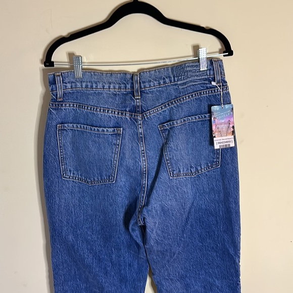 Revice Denim - Picture 6 of 6